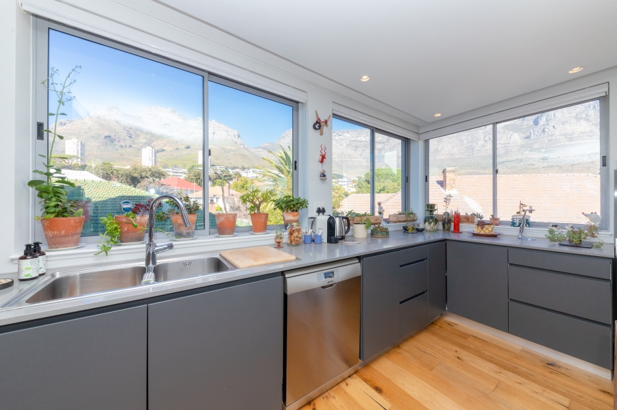 To Let 2 Bedroom Property for Rent in Vredehoek Western Cape